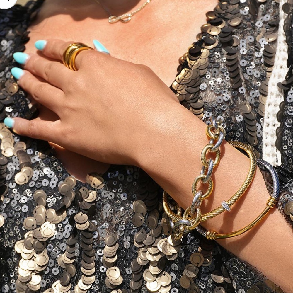 Bundle of 2 Elegant Gold and Silver Twisted Bracelets www.agelessbeauty3000.com - Picture 6 of 11